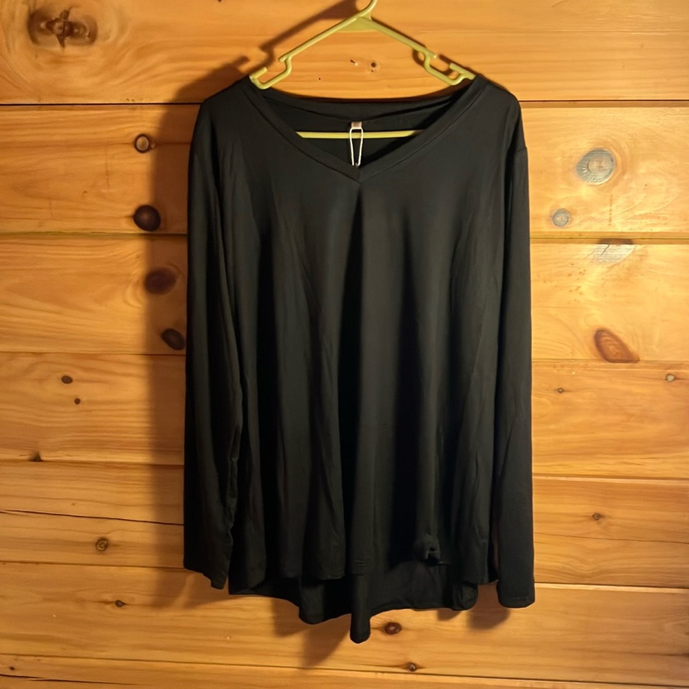2XL women’s NWT black long sleeve